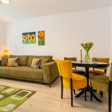בראשוב Springhome - Cozy Apartment With Balcony & Parking מראה חיצוני תמונה
