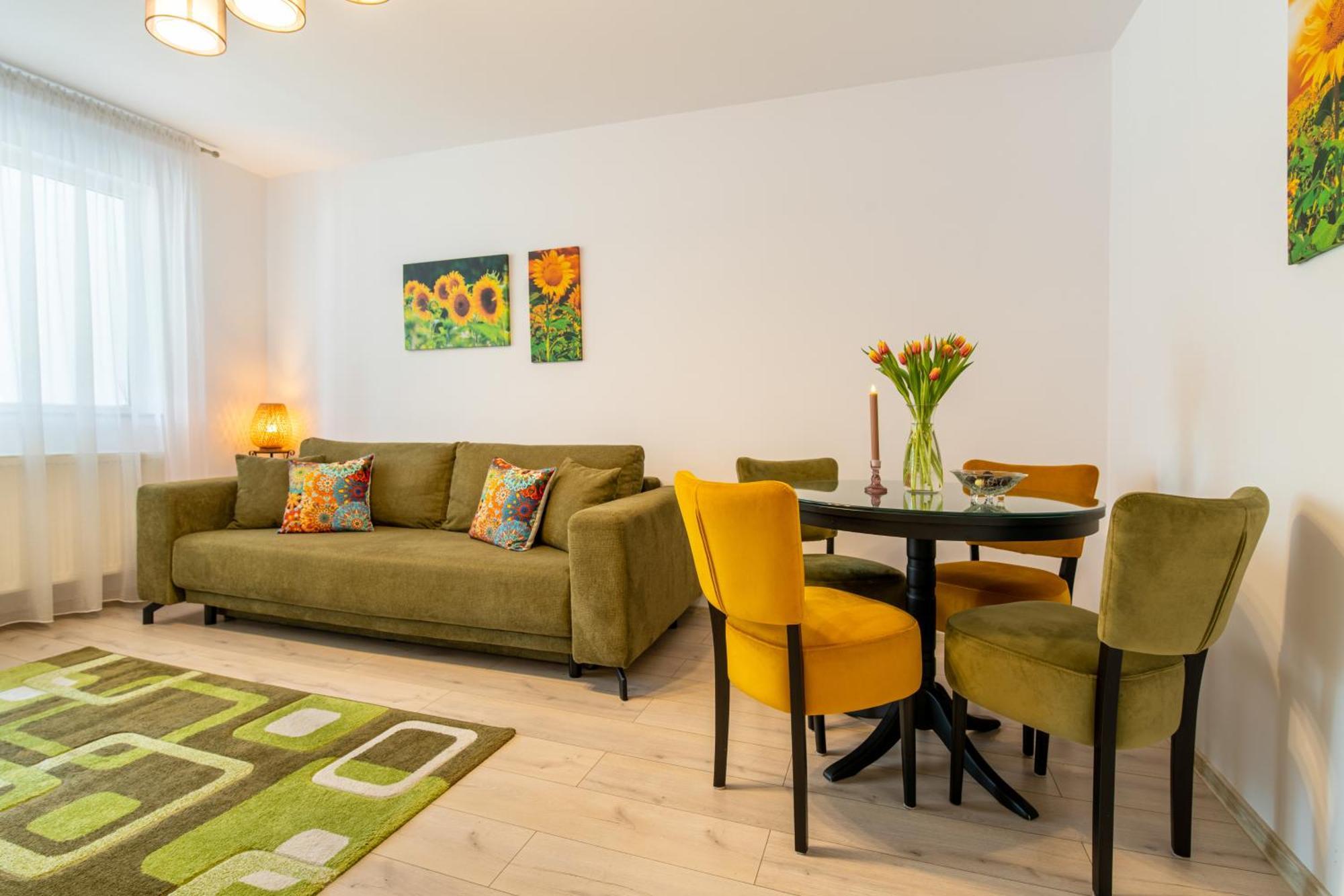 בראשוב Springhome - Cozy Apartment With Balcony & Parking מראה חיצוני תמונה