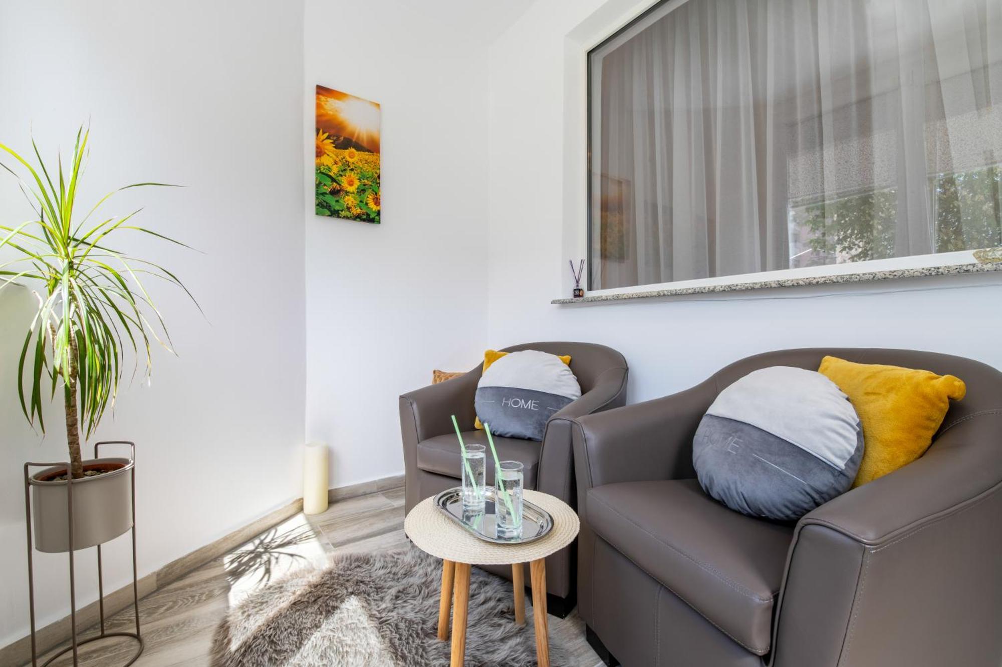 בראשוב Springhome - Cozy Apartment With Balcony & Parking מראה חיצוני תמונה