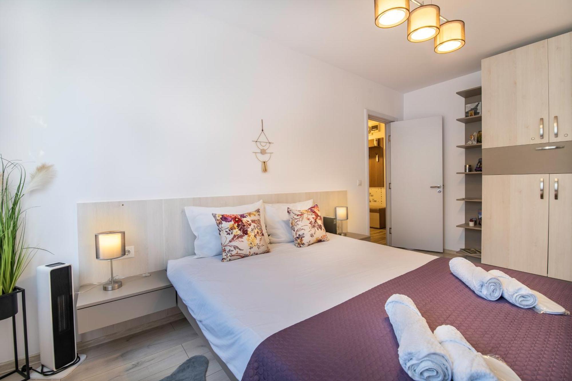 בראשוב Springhome - Cozy Apartment With Balcony & Parking מראה חיצוני תמונה